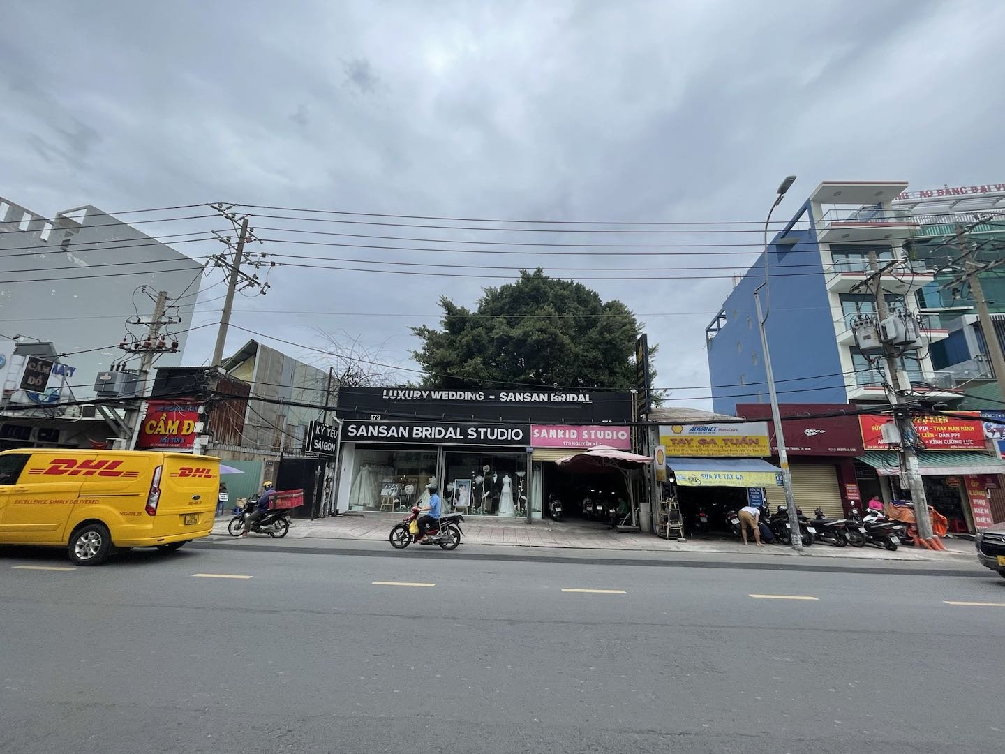 Banner địa chỉ liên hệ với Sansan Bridal