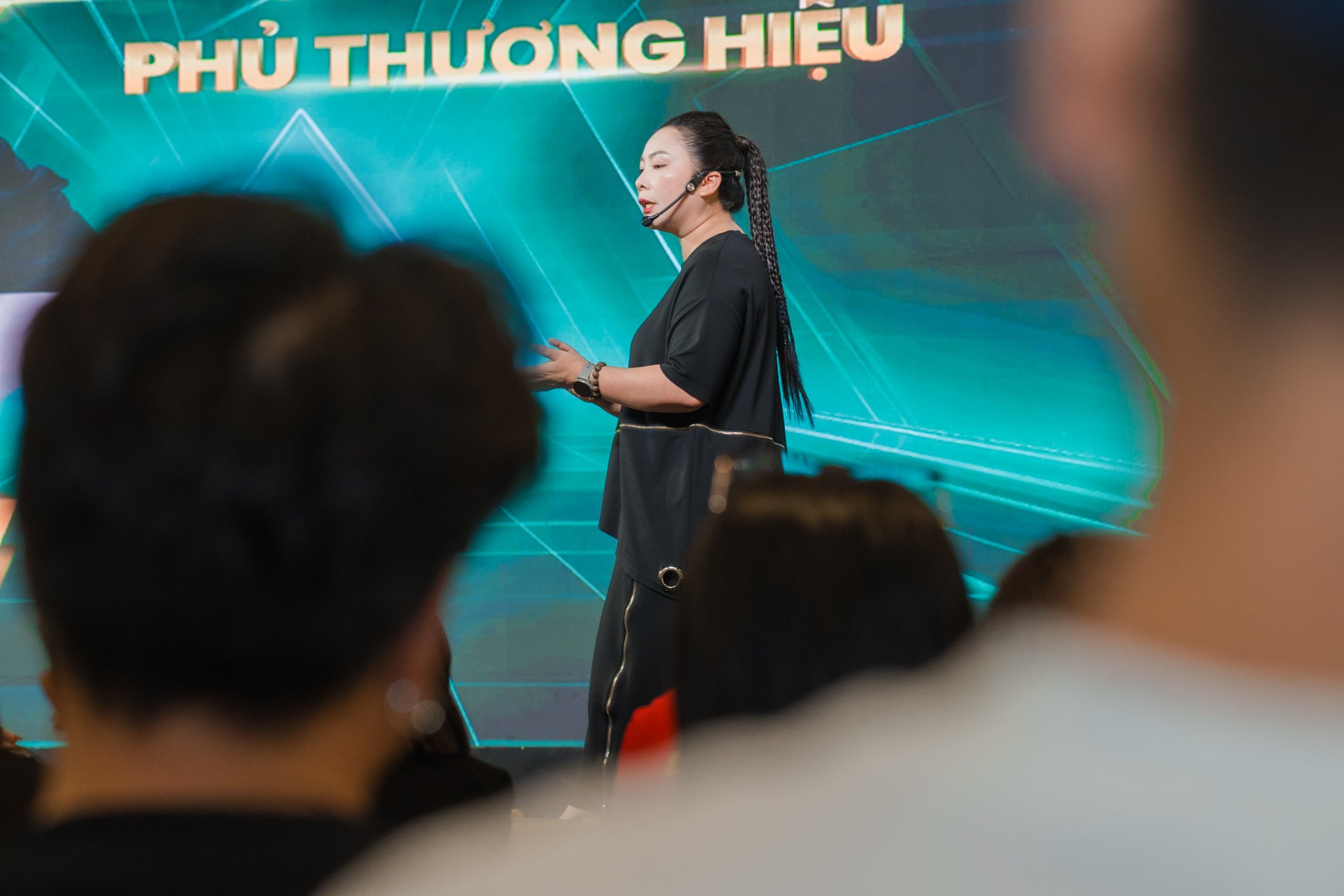 Đỗ Trương San San chia sẻ về xây dựng thương hiệu trên sân khấu