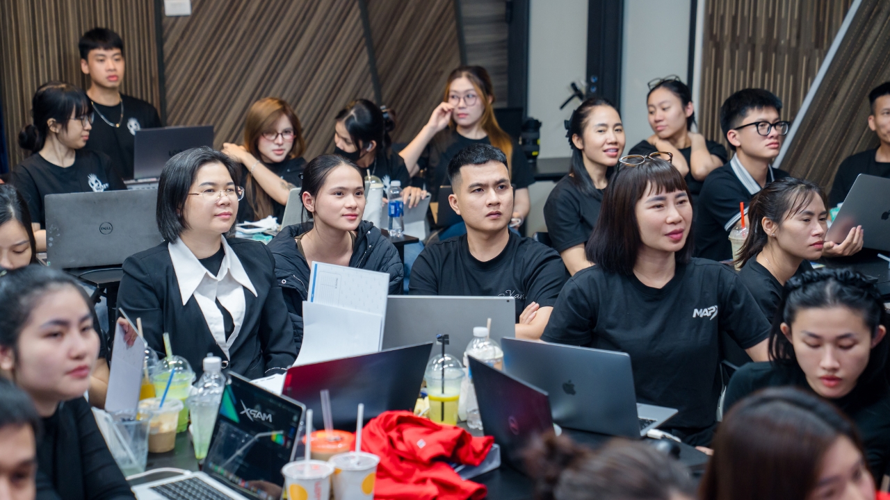Học viên tập trung trong lớp học